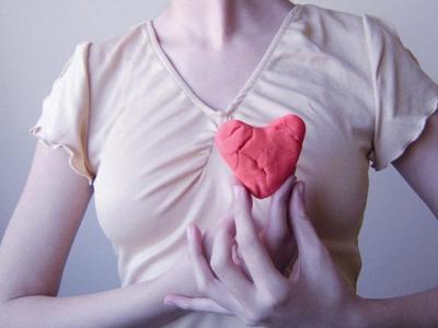Manfaat Jatuh Cinta untuk Kesehatan Jantung