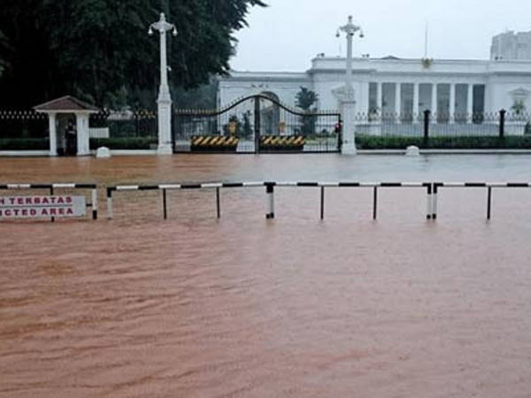 Ini Suasana Kawasan Istana Kepresidenan Saat Kena Banjir