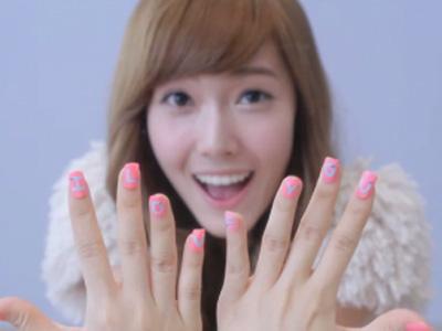 Cantiknya Nail Art Simpel Para Idola K-Pop Ini