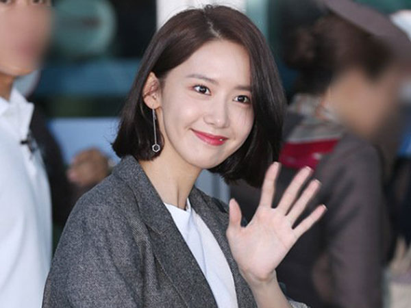 Foto Cantiknya YoonA Tampil Formal nan Sporty Dalam Perjalanan Menuju Indonesia