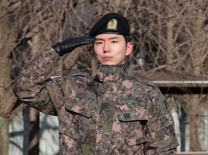 Kihyun MONSTA X Resmi Menyelesaikan Tugas Wajib Militer