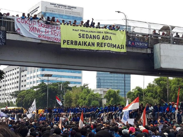 Ancaman Mahasiswa Lumpuhkan Ibu Kota yang Mulai Masuk dan Boikot Tol Dalam Kota!