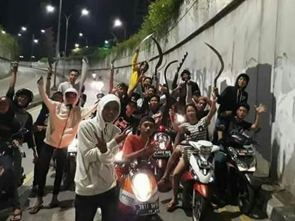 Respon Kepolisian Terkait Beredarnya Foto Geng Motor Bersenjata Tajam yang Resahkan Publik