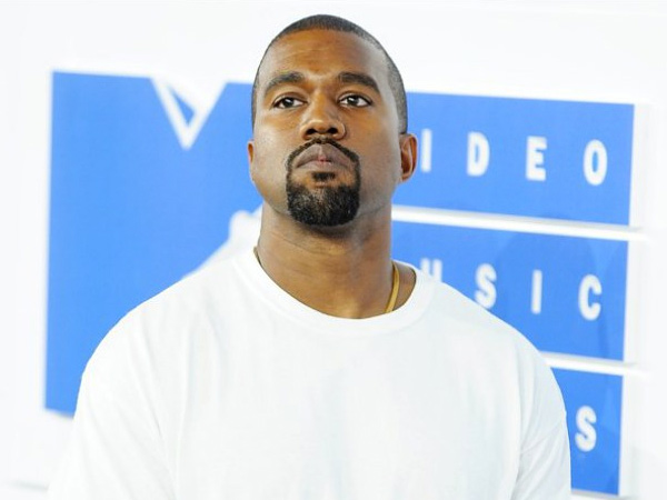 Fashion Show Yeezy Alami 'Bencana', Kanye West Pecat Puluhan Pegawainya!