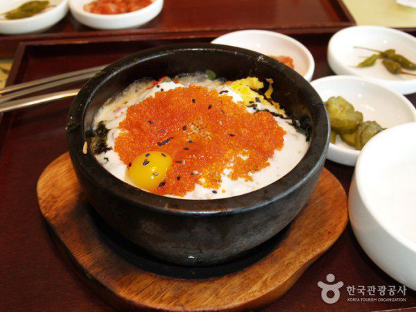 Menyantap Hidangan Nasi dengan Telur Ikan Mentah Bergizi di Restoran Korea, Albap