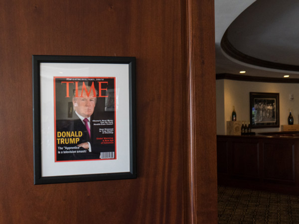 Ternyata Donald Trump Punya Hobi Pajang Foto Sendiri di Majalah Palsu