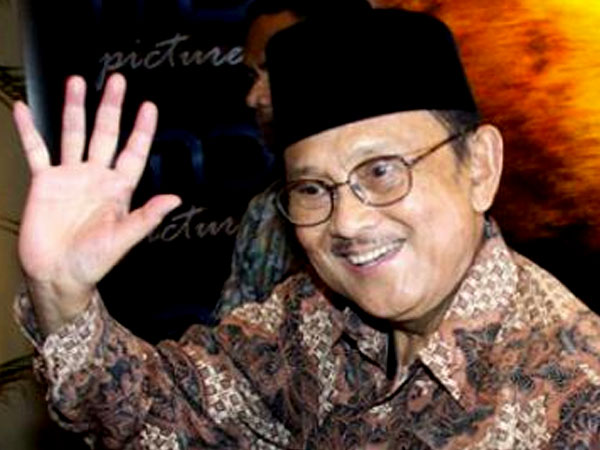 Selamat, BJ Habibie Dinobatkan Sebagai Tokoh Inovasi Nasional