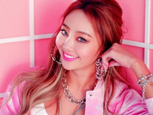 Resmi Comeback Solo, Edgy Hingga Girly Warnai Aksi Sexy Hyorin Sistar di MV 'Paradise'