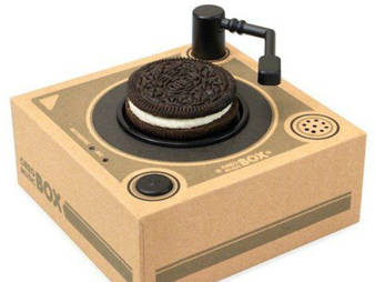 Uniknya Inovasi Oreo Ini Bisa Nikmati Biskuit Sambil Dengarkan Lagu di Music Box Mini!