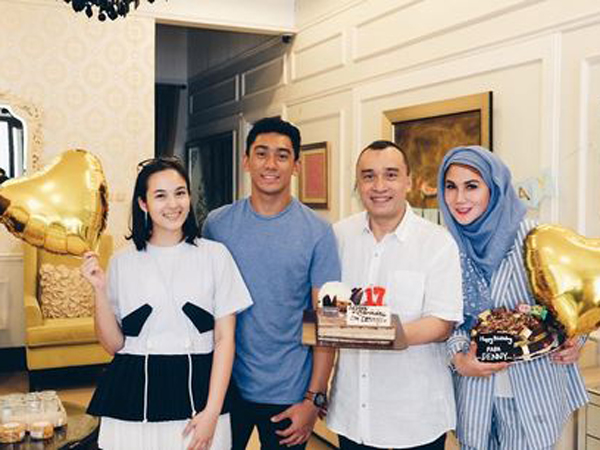 Mulai Go Public, Unggahan Foto Chelsea Islan dan Daffa Wardhana Ini Bikin Meleleh!