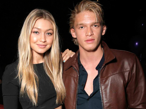 Balikan, Cody Simpson dan Gigi Hadid Pamer Kemesraan