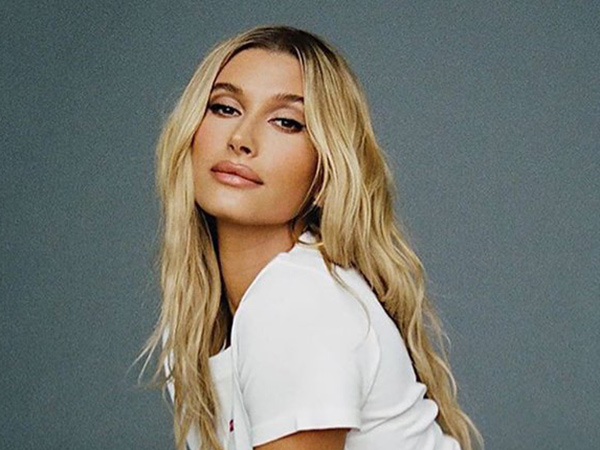 Hailey Baldwin Geram Disebut Operasi Plastik