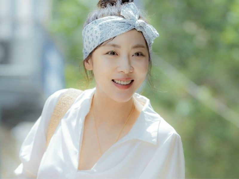 Ha Ji Won Tunjukkan Sisi Hangat Dalam Foto Teaser Drama 'Chocolate'