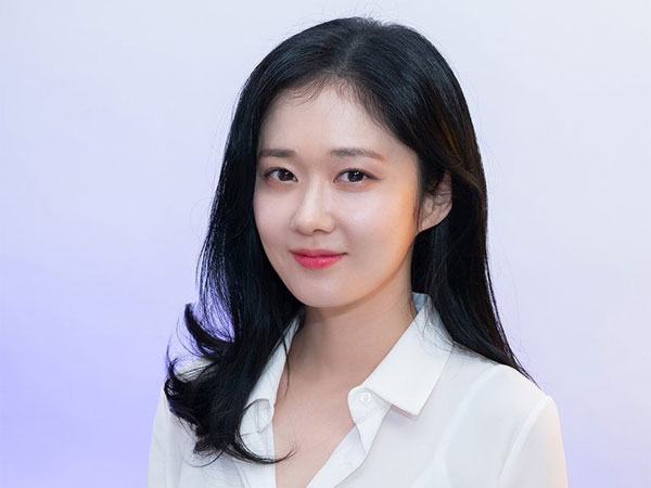 Jang Nara Puji Profesionalitas Jung Yong Hwa di Lokasi Syuting