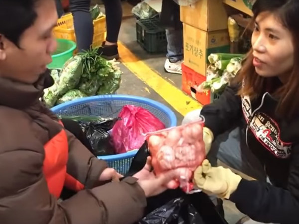 Hebohkan Netizen Indonesia, Penjual Sayur di Korea Selatan Ini Fasih Berbicara Bahasa Jawa