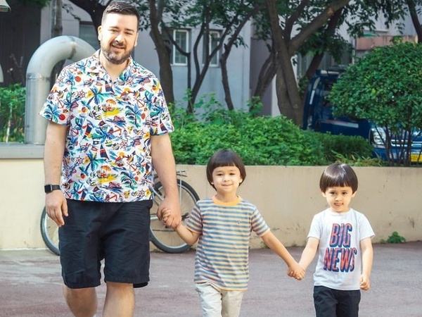 Sam Hammington, William & Bentley Jadi Cameo Drama 'Revolutionary Sisters'