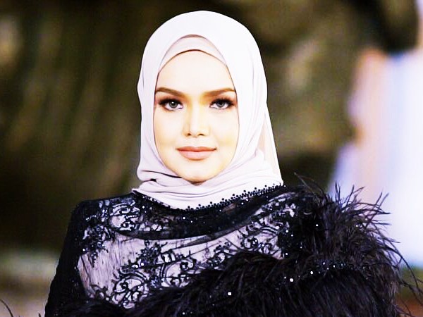 Siti Nurhaliza Dan Keinginannya Untuk Menyempurnakan Kecantikan Wanita Indonesia