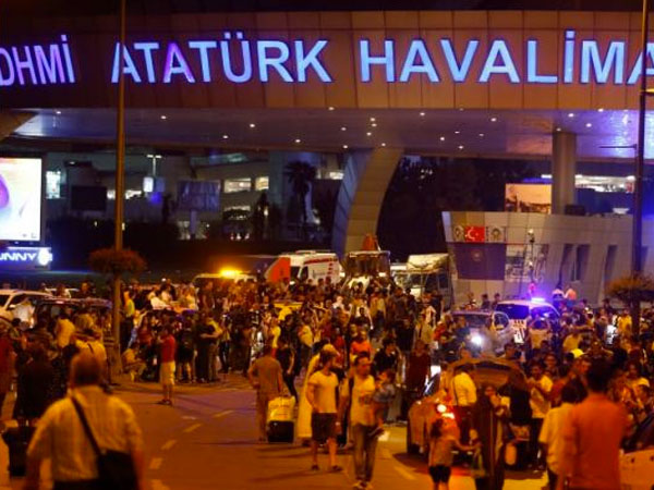 Bom Bunuh Diri di Bandara Turki Tewaskan 28 Orang dan Puluhan Orang Terluka