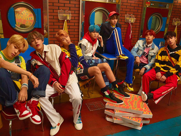 BTS Curi Perhatian di Red Carpet American Music Awards 2017