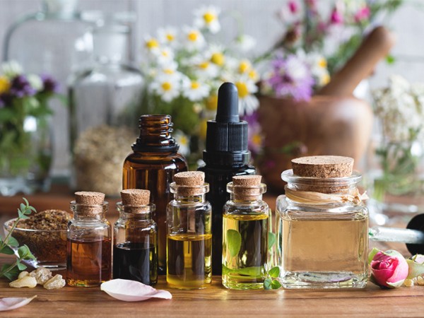 Fakta Sebenarnya Mengenai Essential Oil, Amankah Untuk Diminum?