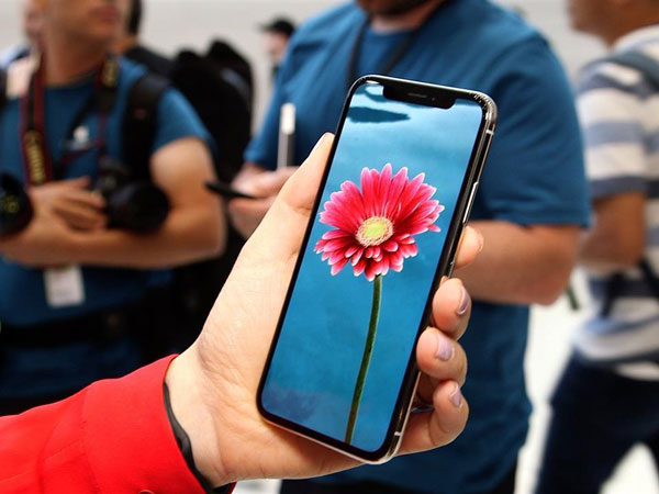 Alasan Mengejutkan Jatuhnya Saham Apple Usai Perkenalkan iPhone X