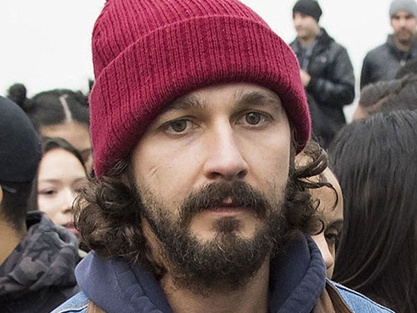 Shia Labeouf Ditangkap Polisi Saat Ikut Aksi Protes Donald Trump!