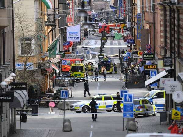 Aksi Teror Truk Tabraki Kerumunan Orang Terjadi di Swedia, 4 Orang Tewas