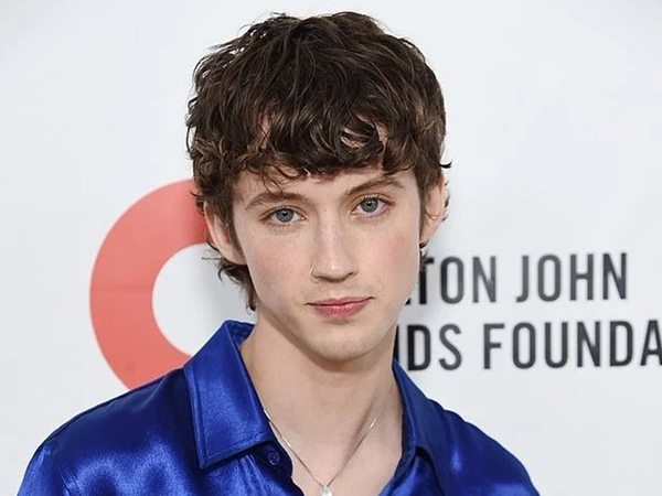 Troye Sivan Bangga Ikut Tulis Lagu untuk Album BTS