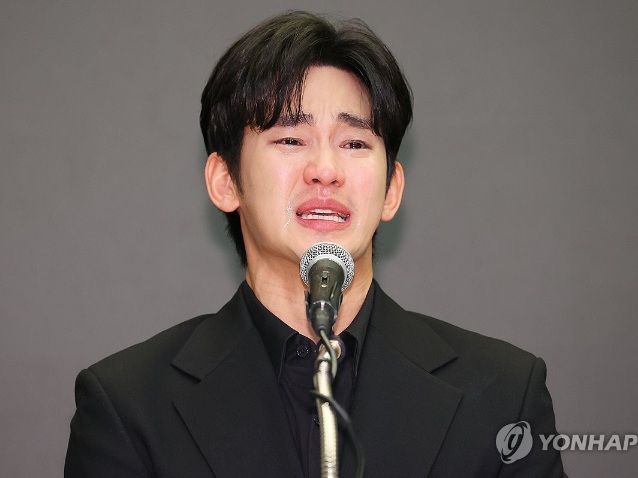 Pernyataan Lengkap Kim Soo Hyun Selama Konferensi Pers Terkait Berbagai Kontroversi