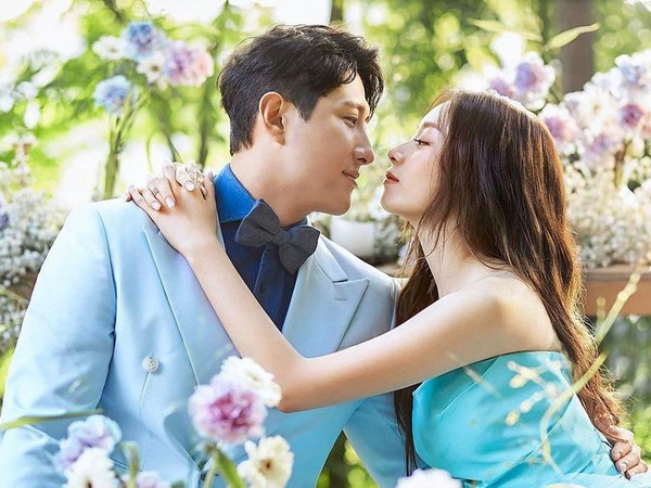 Jiyeon dan Suami Tampil Serasi dalam Foto Pernikahan Bertema Negeri Dongeng