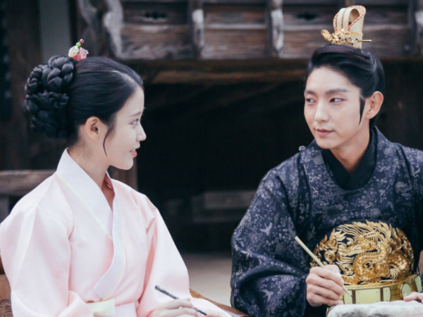 Unggah Foto Dibalik Layar, IU Bocorkan Akhir Kisah Lain Drama 'Scarlet Heart: Ryeo'