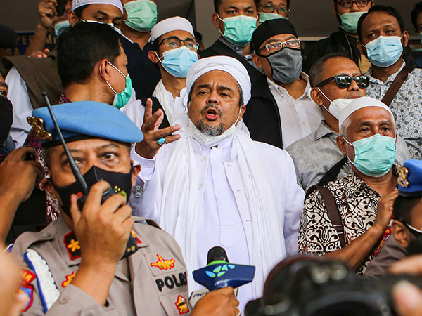 Habib Rizieq Ditahan Usai Jadi Tersangka Dua Kerumunan Acaranya