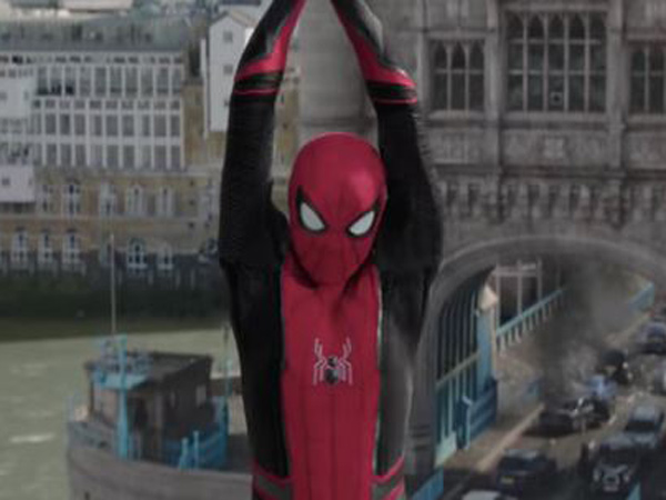 Trailer Perdana 'Spider Man: Far From Home' Ungkap Pertemuan Peter Parker dan Sosok 'Misterius'