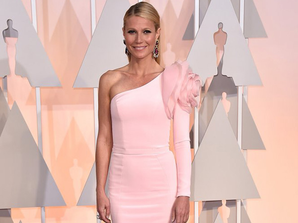 Inilah Alasan Manis Mengapa Gwyneth Paltrow Tak Pernah Kembalikan Gaun Oscarnya