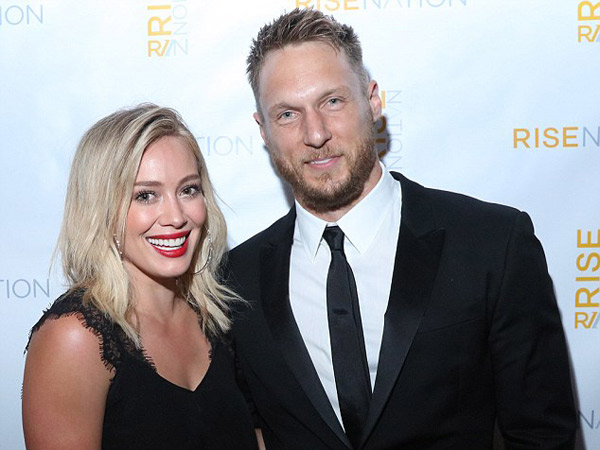 Terlihat Mesra, Hillary Duff dan Jason Walsh Resmi Pacaran!