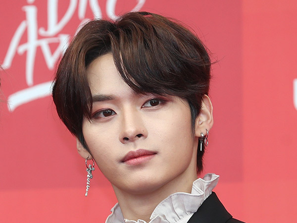 Alami Cedera, Lee Know Tetap Tampil Demi Fans di AAA 2019