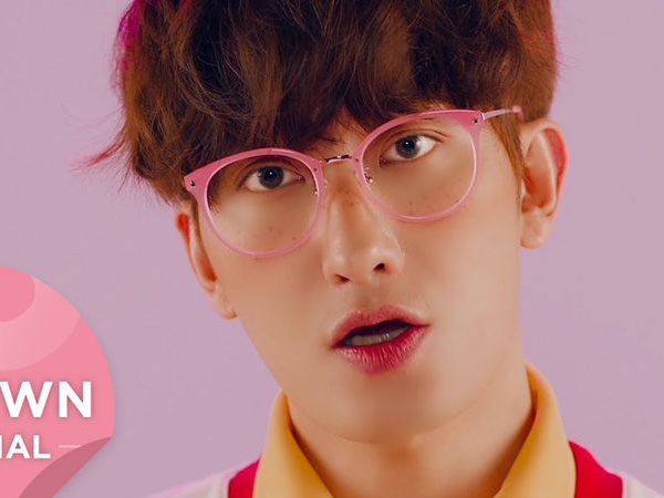 Tampan dan Tebar Pesona, Zhoumi Super Junior-M Tampil Fun di MV ‘What’s Your Number?’