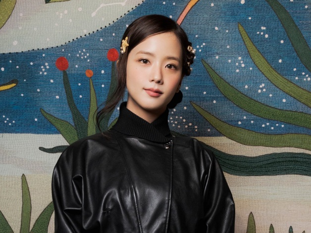 Jisoo BLACKPINK Tanda Tangan Kontrak dengan Warner Records untuk Promosi Global
