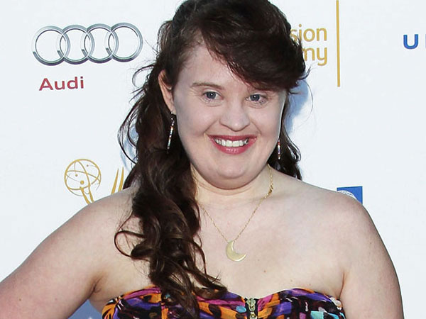 Buat Terobosan, New York Fashion Week Tampilkan Model Down Syndrome