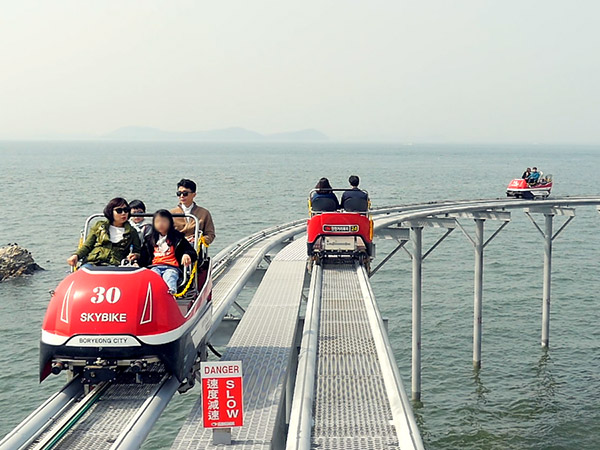 Sensasi Menyusuri Pantai Anti Mainstream dengan Sky Bike Populer di Korea Selatan