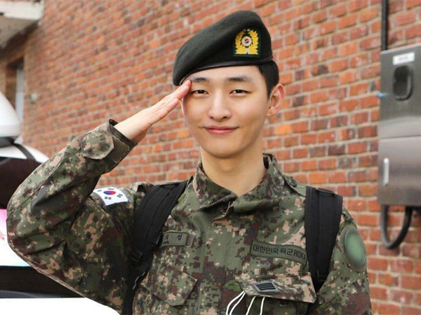 Yoon Ji Sung Resmi Selesaikan Tugas Militer