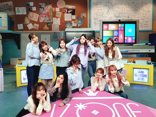 Cerita Gila Belajar dari Member IZ*ONE, Curi Waktu di Kereta Hingga Mimisan