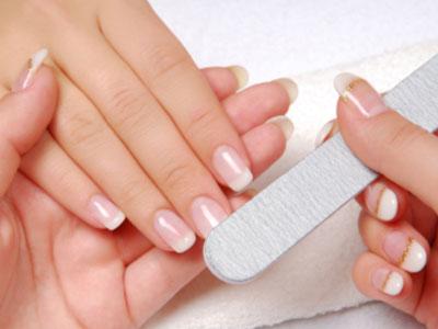 Tips Melakukan Manicure Sendiri di Rumah