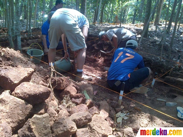 Tim Arkeolog Gali Candi Peninggalan Mataram Kuno Abad 10 di Semarang