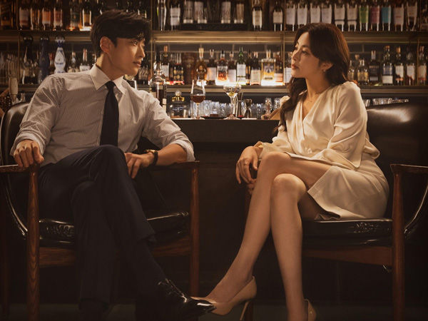 Kang Sora dan Jang Seung Jo Tampilkan Suasana 'Dark Romance' di Poster Drama ENA