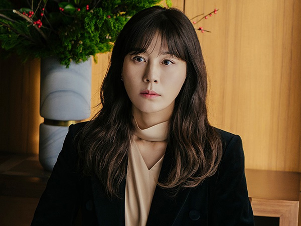 Kim Ha Neul Lakukan Penelitian Untuk Jadi Reporter di Drama 'Let's Get Grabbed by the Collar'