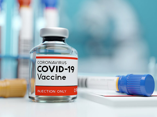 Vaksinasi Covid-19 Disebut Bakal Jadi Syarat Penerbangan di Asia