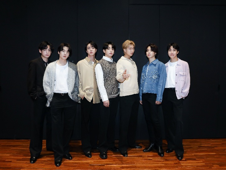 BTS 'Dynamite' Menjadi Lagu Grup K-Pop Pertama yang Mencapai 2 Miliar Streaming di Spotify