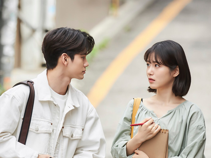 Main Drama Bareng, Ong Seongwoo dan Shin Ye Eun Saling Puji