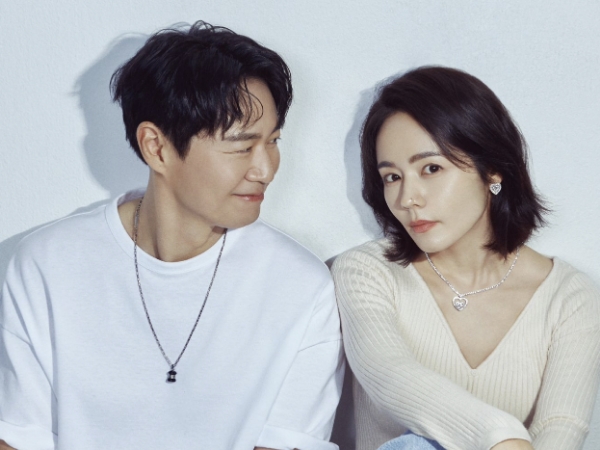 Han Ga In Rilis Pemotretan Pertama Bareng Suami Setelah 19 Tahun Menikah